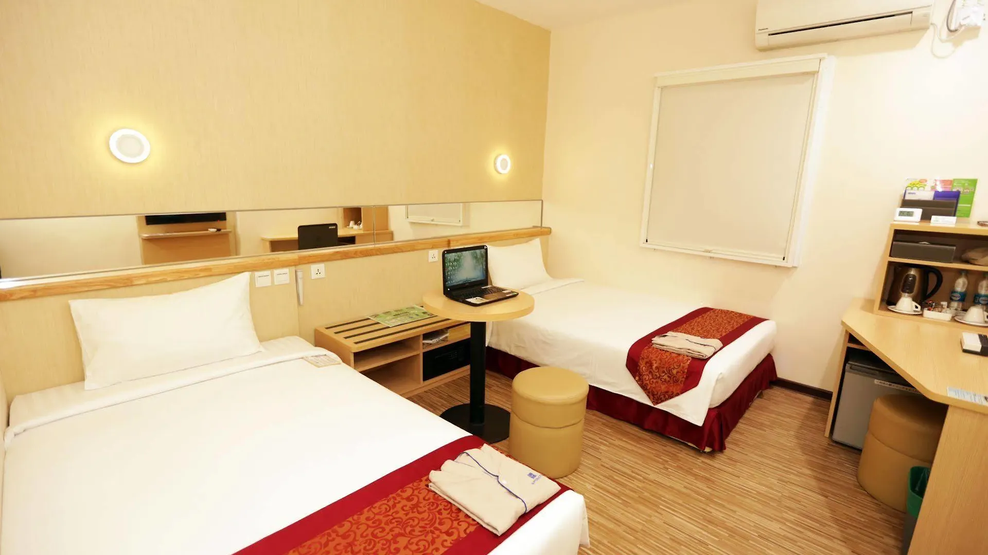 Super Hotel Yangon